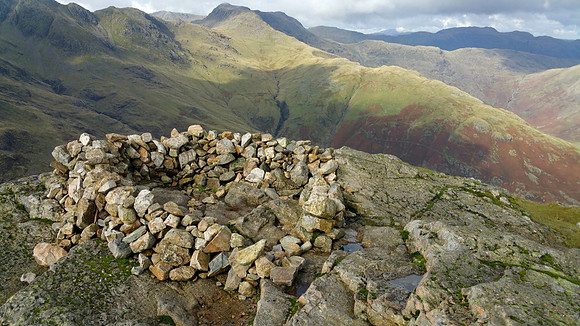 Pike O'Blisco summit shelter