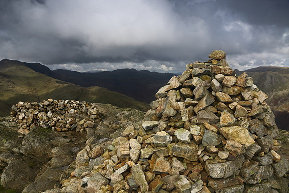 Pike O'Blisco north summit cairn and shelter