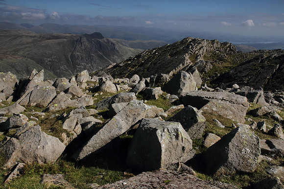 Great Slab and Langdale Pikes from Bowfell